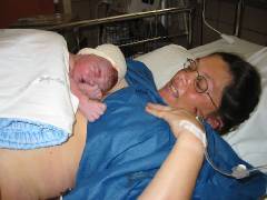 Kerian 02 Et a y est, aprs 14 heures d'efforts pour maman et moi, le 1er Aot, j'ai pouss mon premier cri !